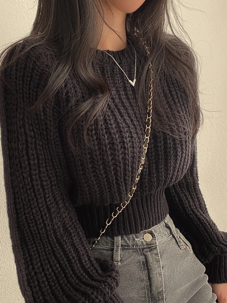 Damski krótki sweter dzianinowy
