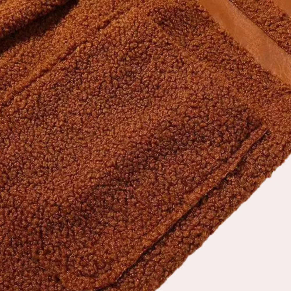 Damski płaszcz z kołnierzem – imitacja skóry i tkaniny typu teddy