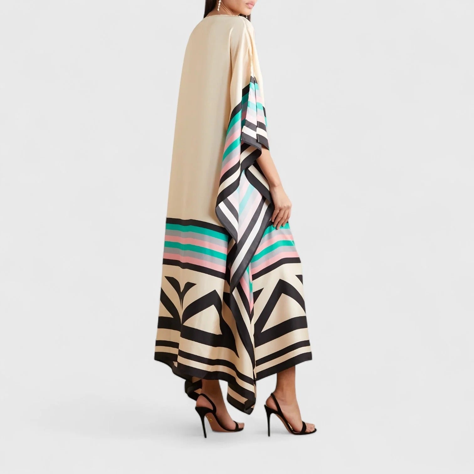 Damski kaftan we wzory geometryczne